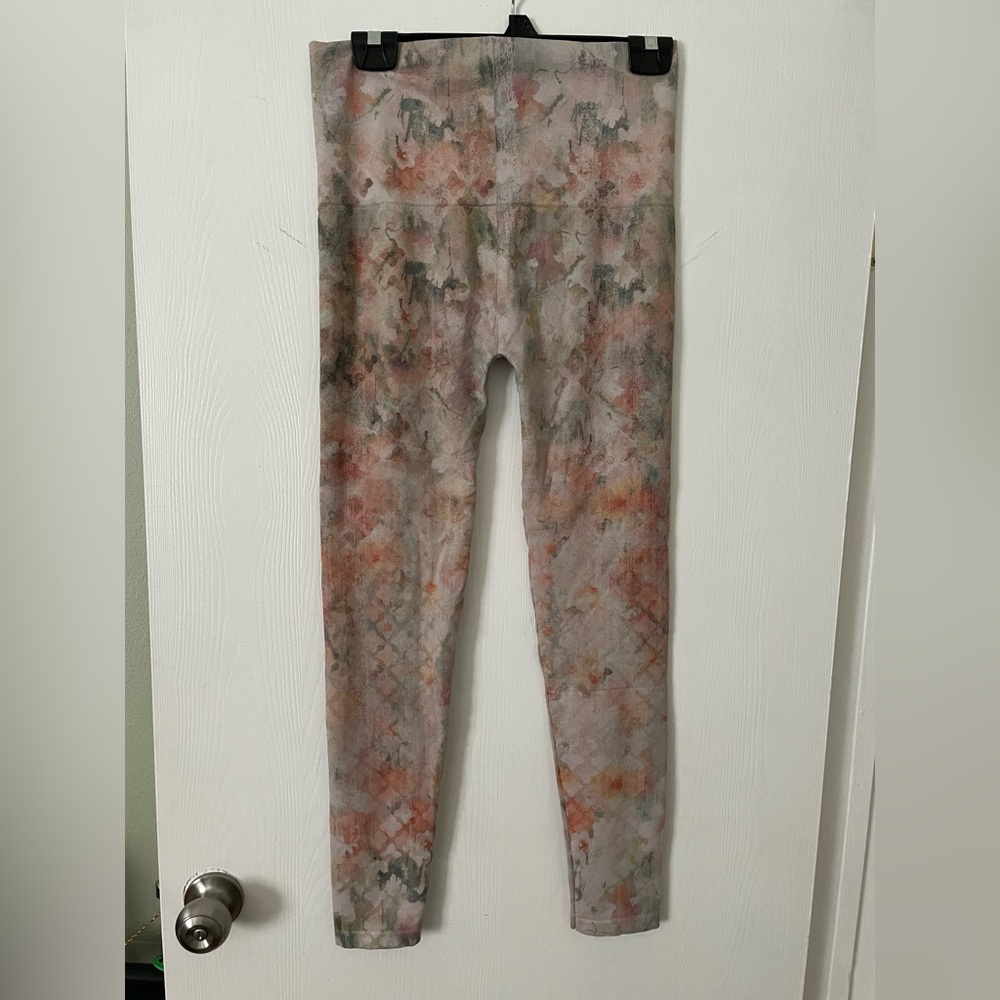 🌻5/$16🌻 Fall leggings - Picture 2 of 4